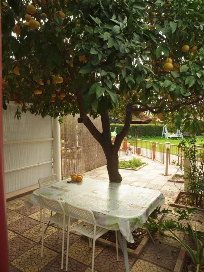 Moon-Light Studio Hotel Larnaca Buitenkant foto
